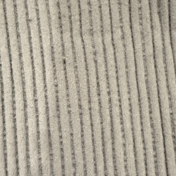 Stylish Ribbed Button-Front Crop Top - Picture 3 of 4